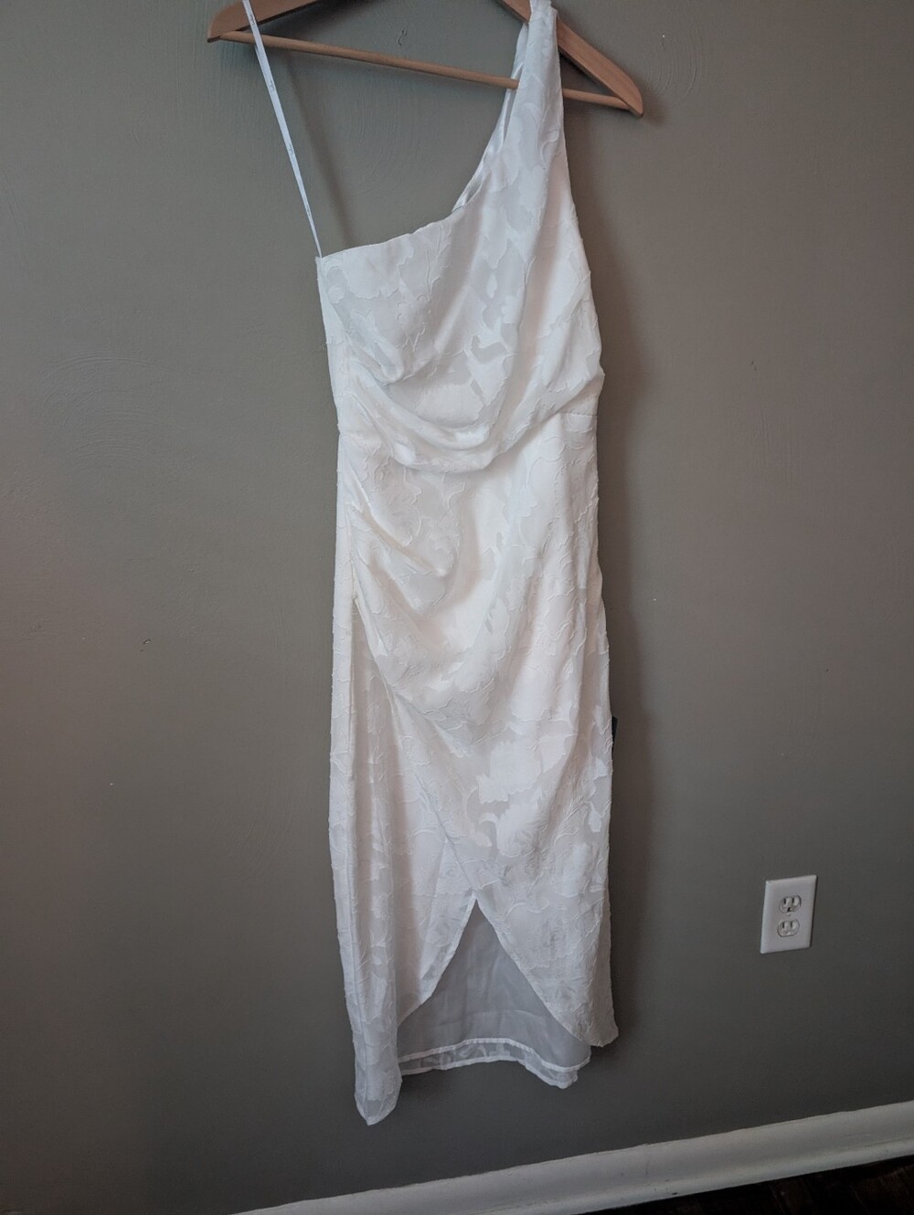 Georgous Lulu's White One Shoulder Midi Dress